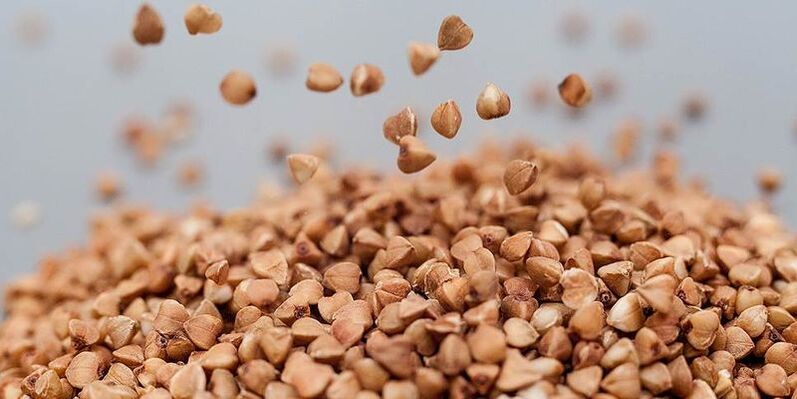 O trigo sarraceno é um cereal que contém muitos componentes úteis. 